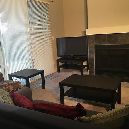 Olympic Suites YYC Buitenkant foto