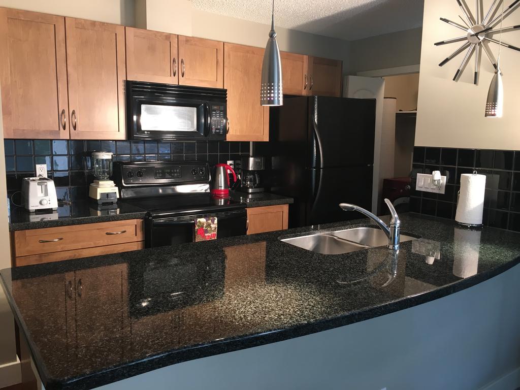 Olympic Suites YYC Buitenkant foto