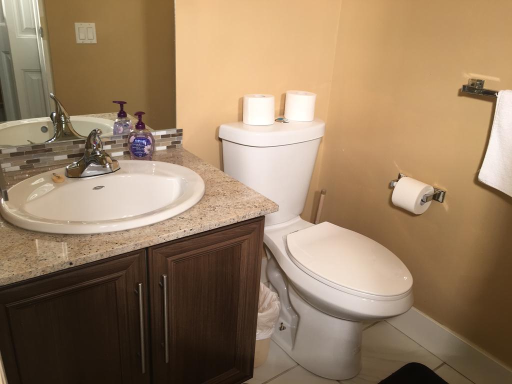 Olympic Suites YYC Buitenkant foto