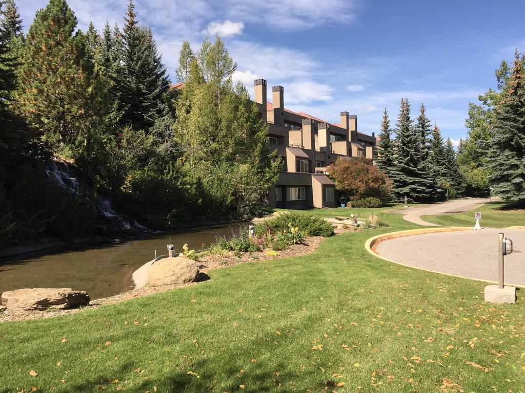 Olympic Suites YYC Buitenkant foto