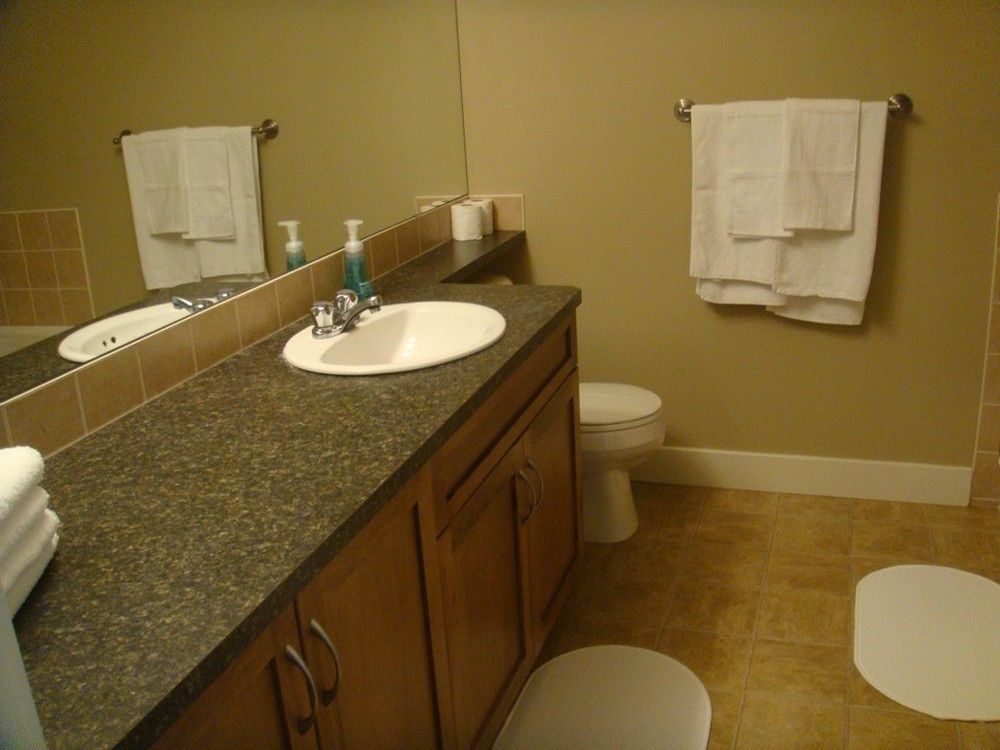 Olympic Suites YYC Buitenkant foto