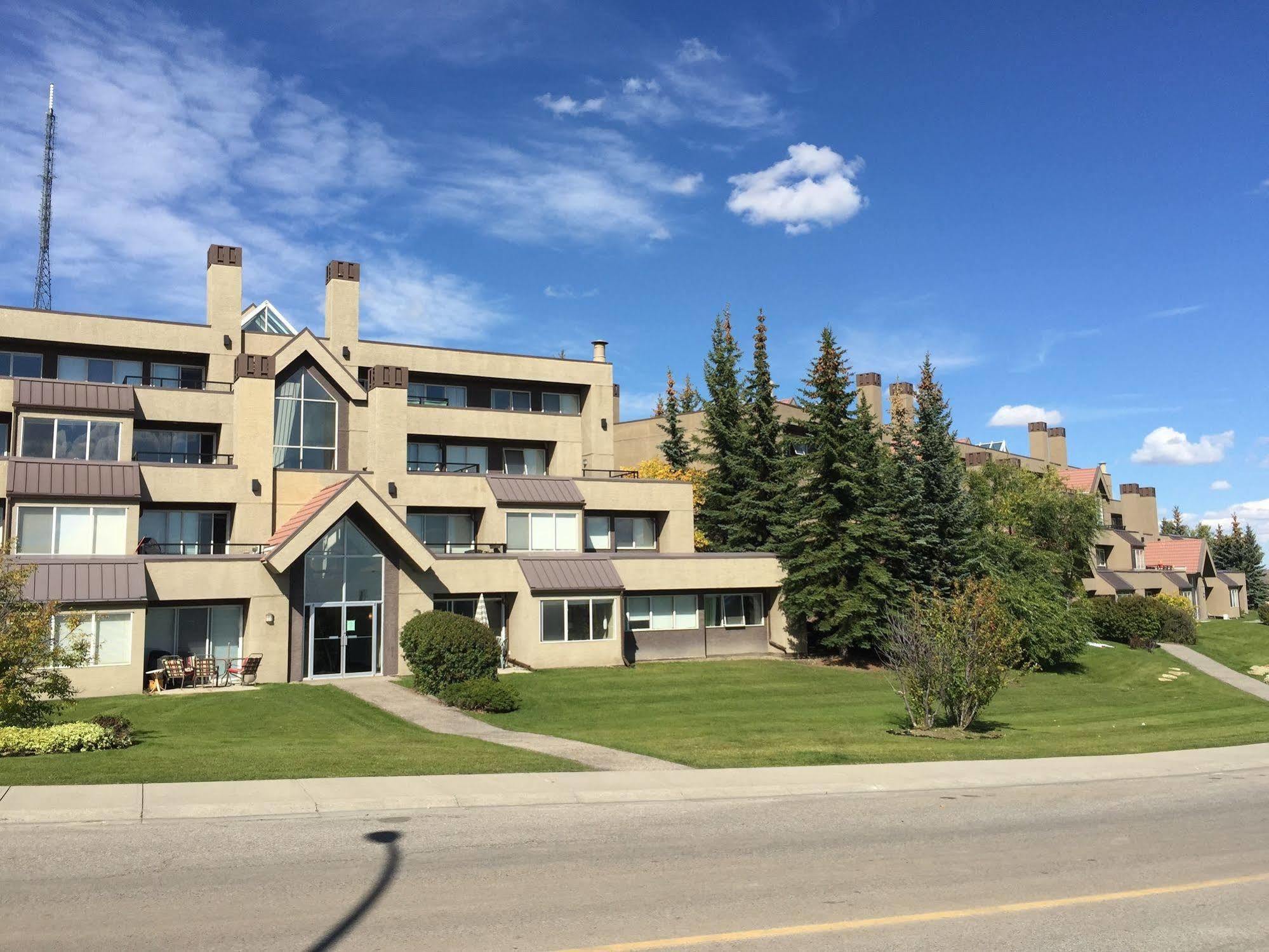 Olympic Suites YYC Buitenkant foto