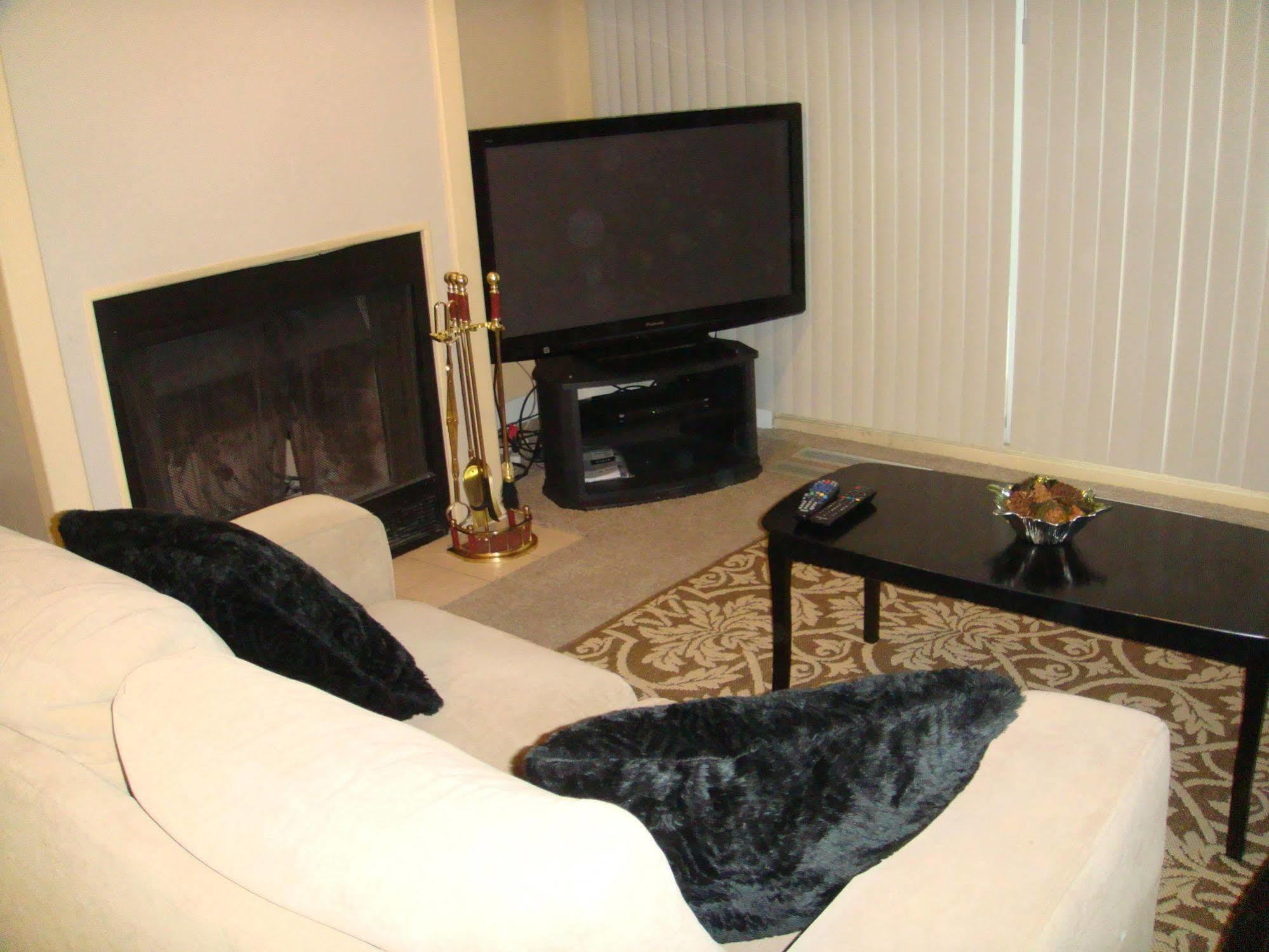 Olympic Suites YYC Buitenkant foto