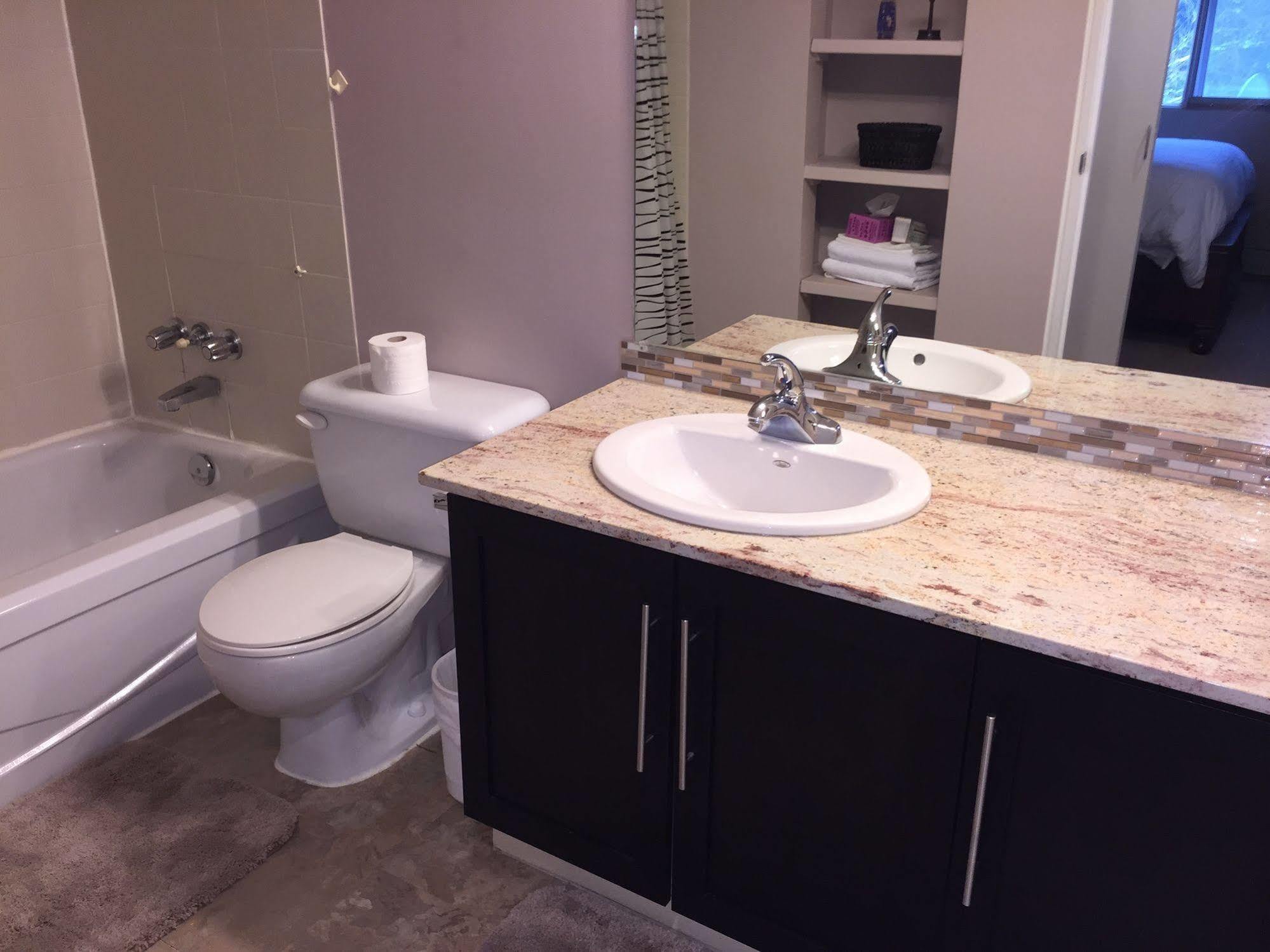 Olympic Suites YYC Buitenkant foto