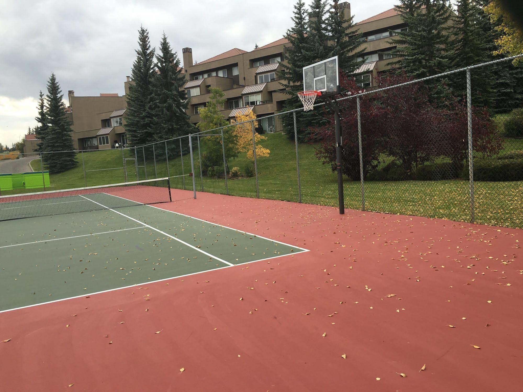 Olympic Suites YYC Buitenkant foto