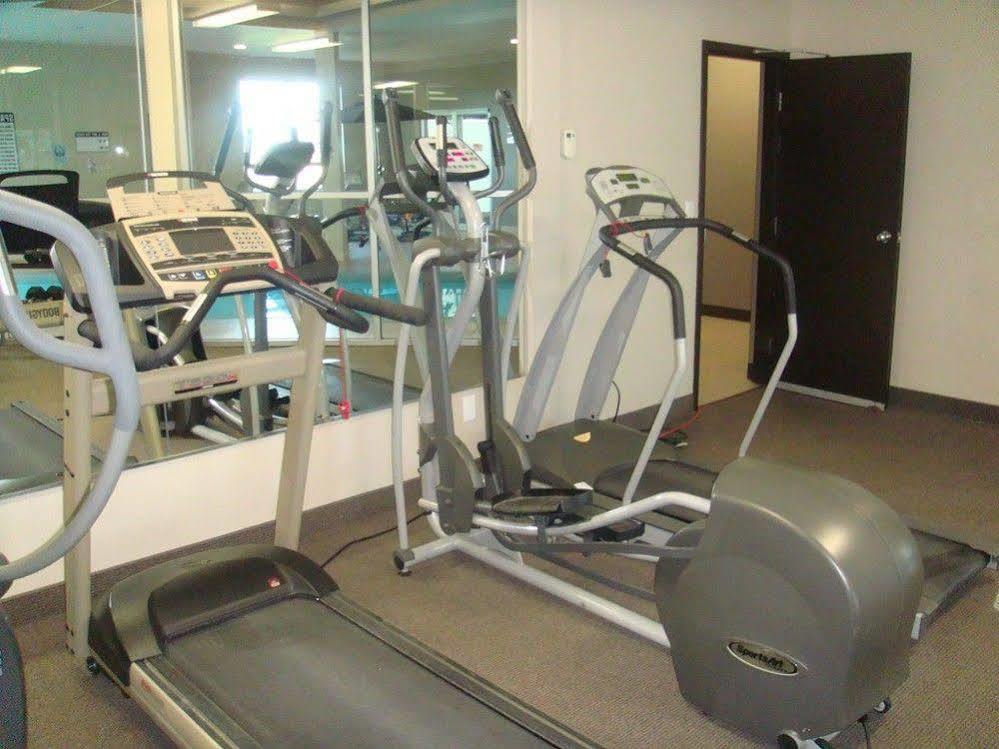 Olympic Suites YYC Buitenkant foto