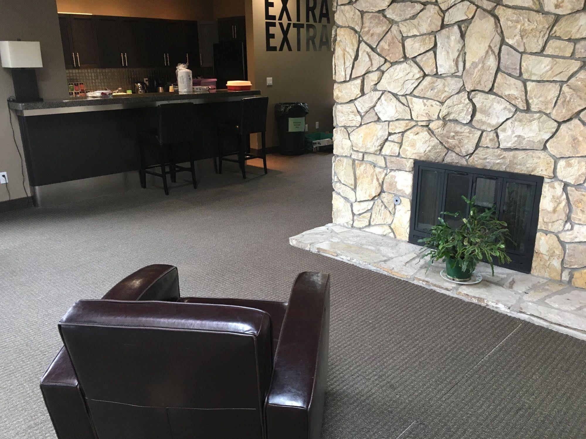 Olympic Suites YYC Buitenkant foto